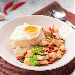 [อร่อยซ่ากับโค้ก] ข้าว.ผัดกระเพราไก่ชิ้น+ไข่ดาว +  โค้ก ออริจินัล (ขวด) 