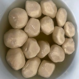 ลูกชิ้นลอยน้ำ