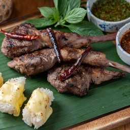 ซี่โครงแกะย่าง (3ชิ้น) และข้าวเหนียวจี่ชีส