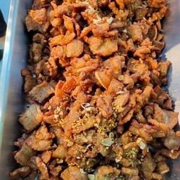 หมูสามชั้นทอดน้ำปลา 5 ขีด (500 กรัม)