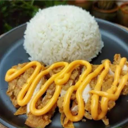 ข้าวไก่กรอบราดซอสชีส