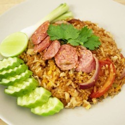 ข้าวผัดแหนม