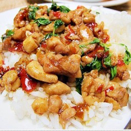 ข้าว.ผัดกระเพราไก่ชิ้น