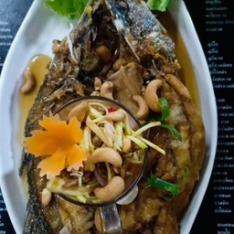 กระพงทอดน้ำปลา