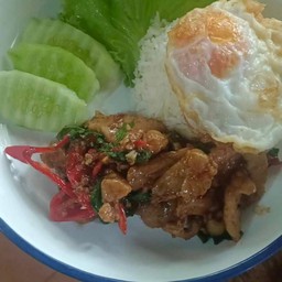 ข้าวผัดกระเพราหมูหมัก