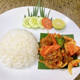 ผัดน้ำพริกเผาหมูกรอบ (ราดข้าว)