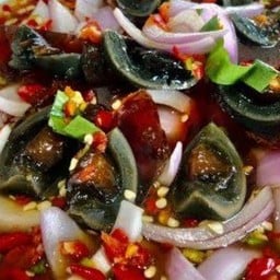 ยำไข่เยี่ยวม้า