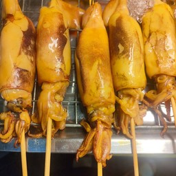 หมึกย่างไวไฟ@สลัดผักเพื่อสุขภาพ