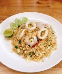 ข้าวผัดปลาหมึก