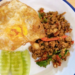 ข้าวผัดกระเพราเนื้อโคขุน