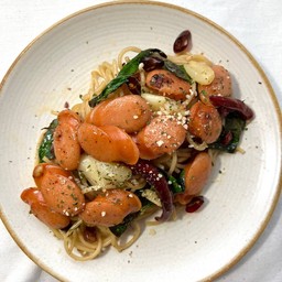 สปาเกตตี้ไส้กรอกผัดพริกแห้ง