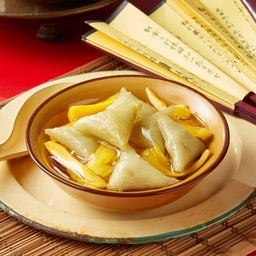 ข้าวต้มน้ำวุ้น น้ำเชื่อมใบเตยขนุน