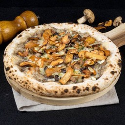 พิซซ่าซ๊อสครีมทรัฟเฟิล