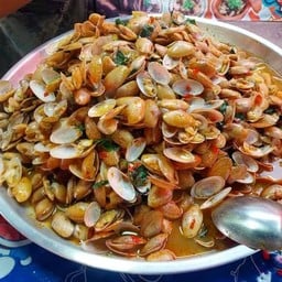 โบว์วี่ผัดทะเลเดือด(ตลาดเตาปูน)