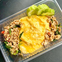 กะเพราไข่ข้นราดข้าว