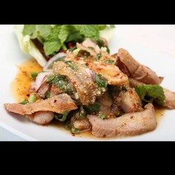 น้ำตกคอหมูย่าง