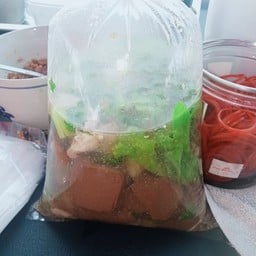 ต้มเลือดหมูหน้าวัดกู้ ตรงข้ามร้านสะใจ20หน้าวัดกู้