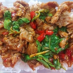 ข้าวกะเพราพริกแห้งหม่าล่า
