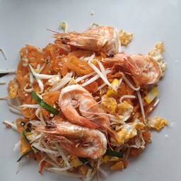 ผัดไทยกุ้งสด