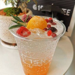 พีช-เสาวรส โซดา