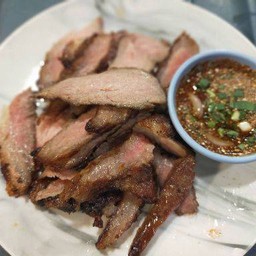 เนื้อย่าง นํ้าจิ้มแจ่ว(  เสือร้องไห้ )