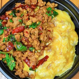 ข้าวกะเพราหมูสับ+ไข่ข้น
