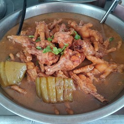 ร้านปัทมา ก๋วยเตี๋ยวหมูตุ๋น ไก่ตุ๋น