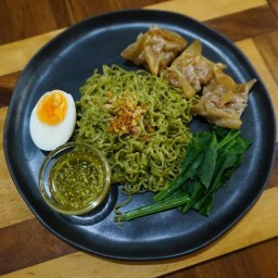 เกี๊ยวทรงเครื่ิอง by เปรม