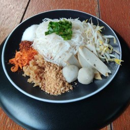 เตี๋ยวแห้งโบราญ (คนกินเส้น)