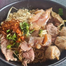 ก๋วยเตี๋ยวน้ำตกหมู/เนื้อ แจ็คก๋วยเตี๋ยวน้ำตก สาขา1 บางศรีเมือง 51