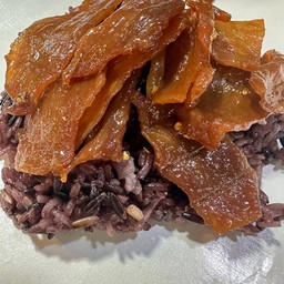 ข้าวเหนียวหน้าหมูเค็ม