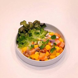 สลัด แซลมอนอโวคาโด้มะม่วงน้ำดอกไม้