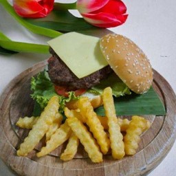 เบอร์เกอร์เนื้อบด+ชีส+เฟร้นฟราย