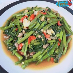 ผัดผักบุ้งไฟแดง