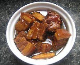 สามชั้นนึ่งซีอิ้ว เป็นกับ