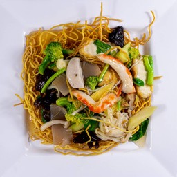 ราดหน้าหมี่กรอบ