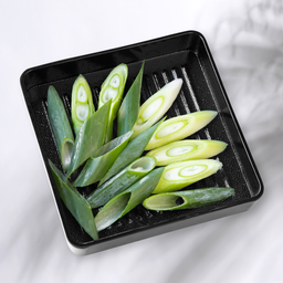 ต้นหอมญี่ปุ่น APANESE BUNCHING ONION (50g.) 日本大葱