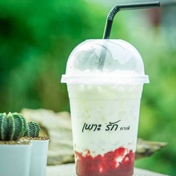 สตรอว์เบอร์รี่นมสด