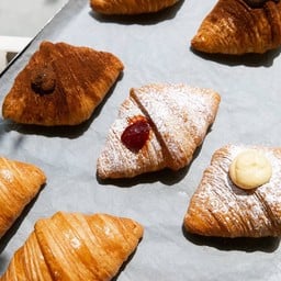 Grazia Crema Croissant