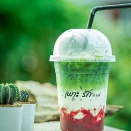 สตรอว์เบอร์รี่ชาเขียวนมสด