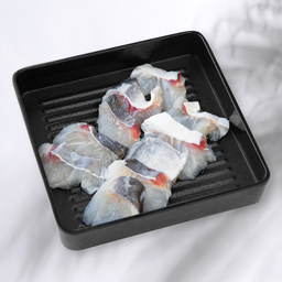 ดอลลี่ติดหนัง PANGASIUS FILLET (100g.) 多利鱼片