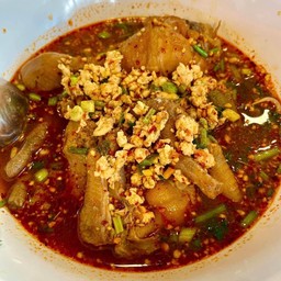 ก๋วยเตี๋ยวไก่ตุ๋นต้มยำน้ำข้นโบราณแซ่บซุย