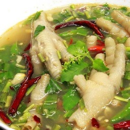 ตีนไก้น้ำใสกระเพรา