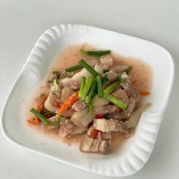 สามชั้นผัดเคยเค็ม