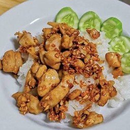 ไก่ชิ้นทอดกระเทียม