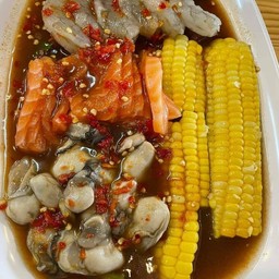 ตำข้าวโพด 3 สหาย (แซลมอน-หอยนางรม-กุ้งสด) แถม ขนมจีน