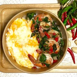 กะเพราไข่ขยี้