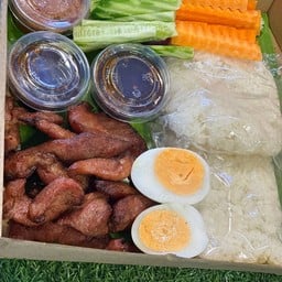 อัญชัญ ข้าวเหนียวนุ่ม หมูอร่อย