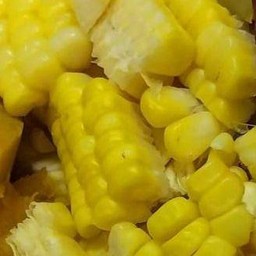 ข้าวโพดต้มหั่นแล้ว