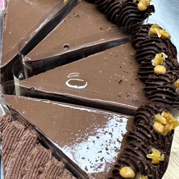 C-Chocolate mousse Cake